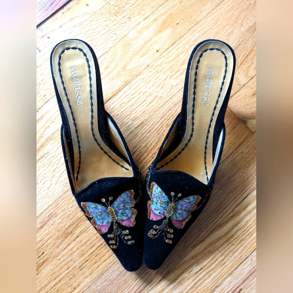 Y2K 90s butterfly kitten heels